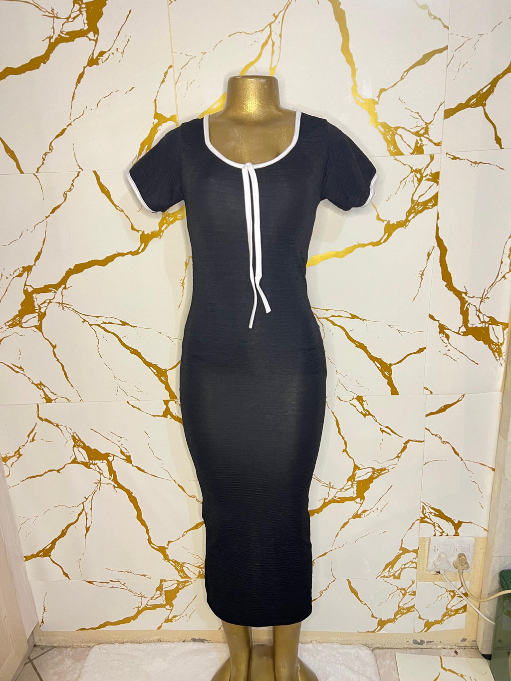 Black bodycon dress