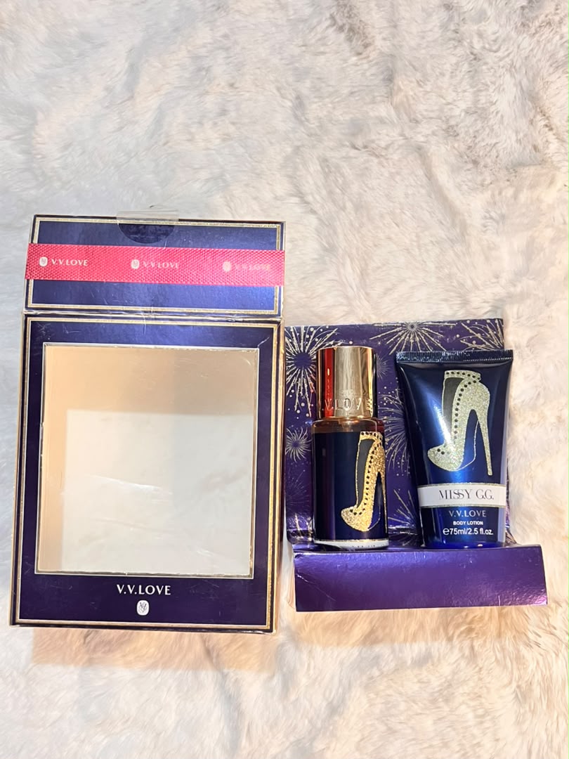 V.V love set