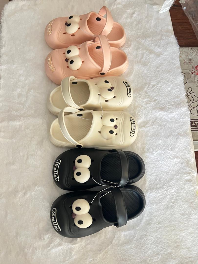 Smile crocs