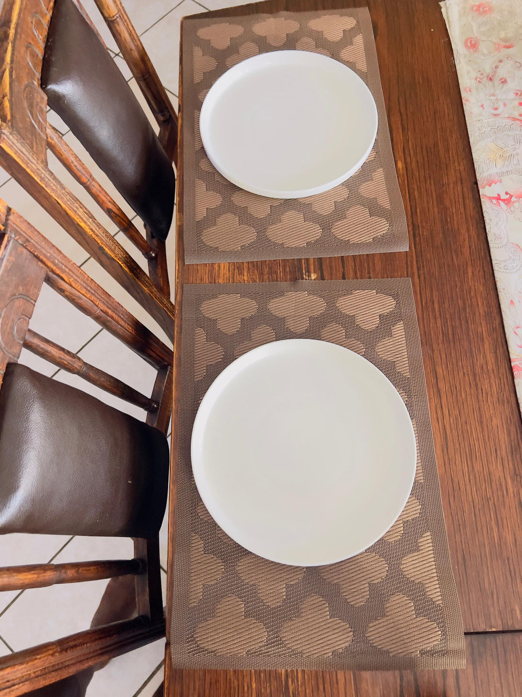 brown patterned placemats
