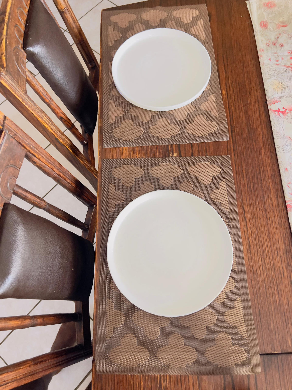brown patterned placemats