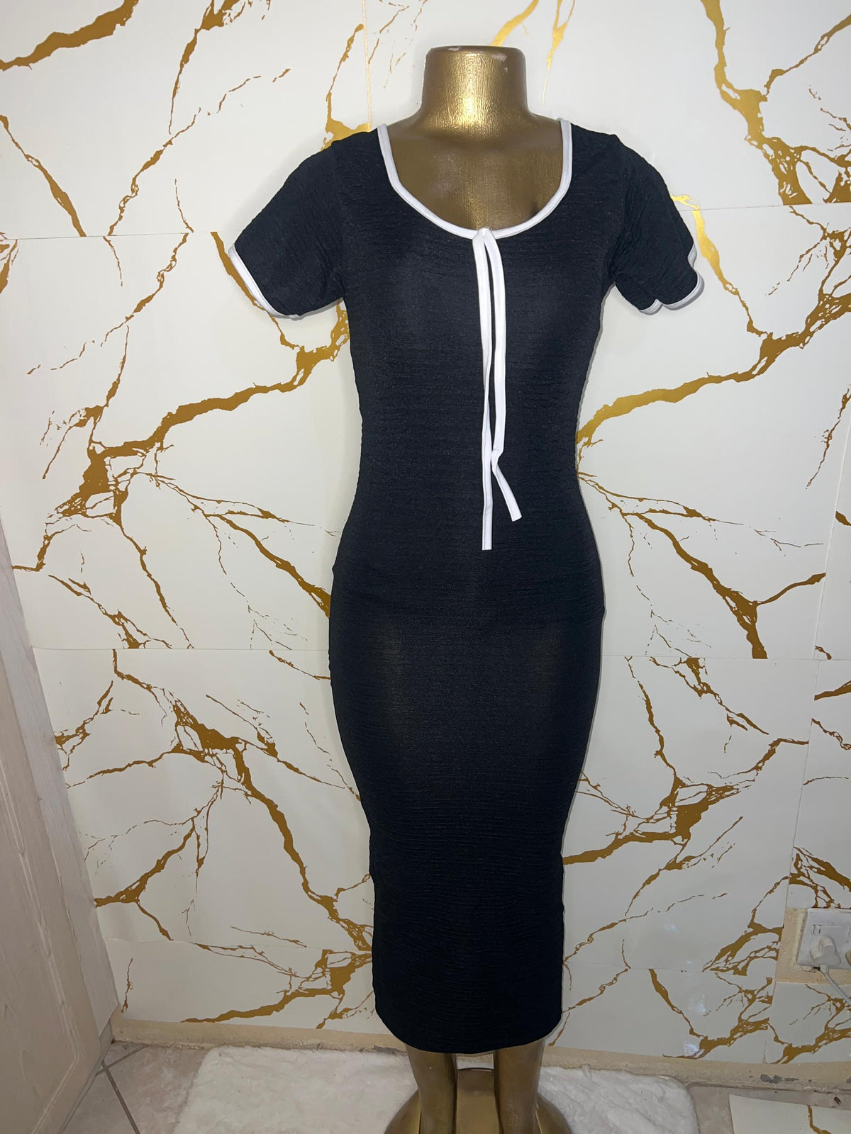 Black bodycon dress